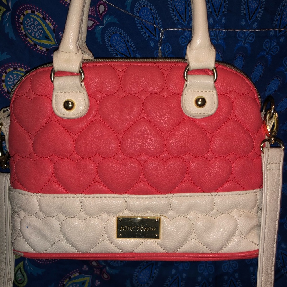 Betsey Johnson Shell Crossbody Purse👛